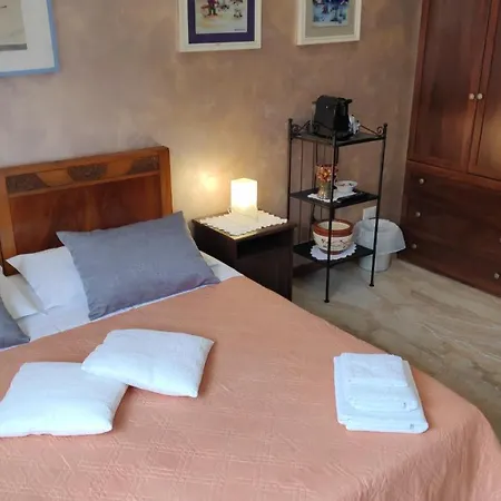 Bed & Breakfast Centrale 3* Болонья