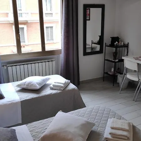 Bed & Breakfast Centrale 3* Болонья