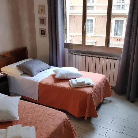 לינה וארוחת בוקר Bed & Breakfast Centrale 3*