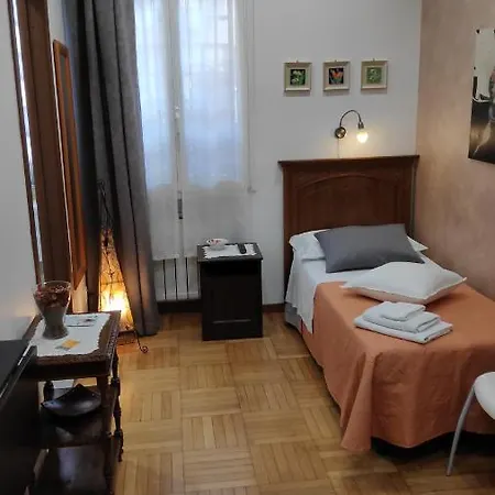Bed & Breakfast Centrale 3* Болонья