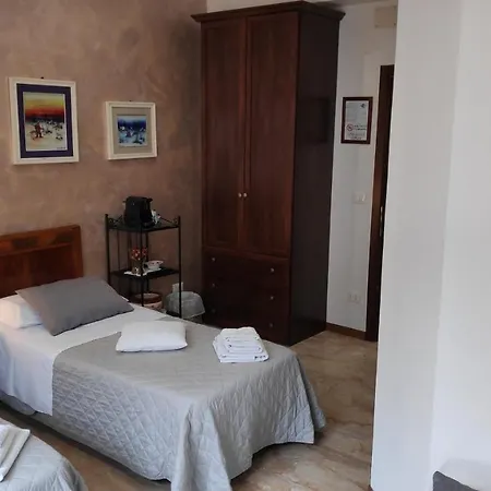לינה וארוחת בוקר Bed & Breakfast Centrale 3*